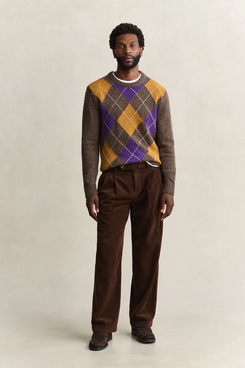Pantalon chino en velours c&ocirc;tel&eacute;