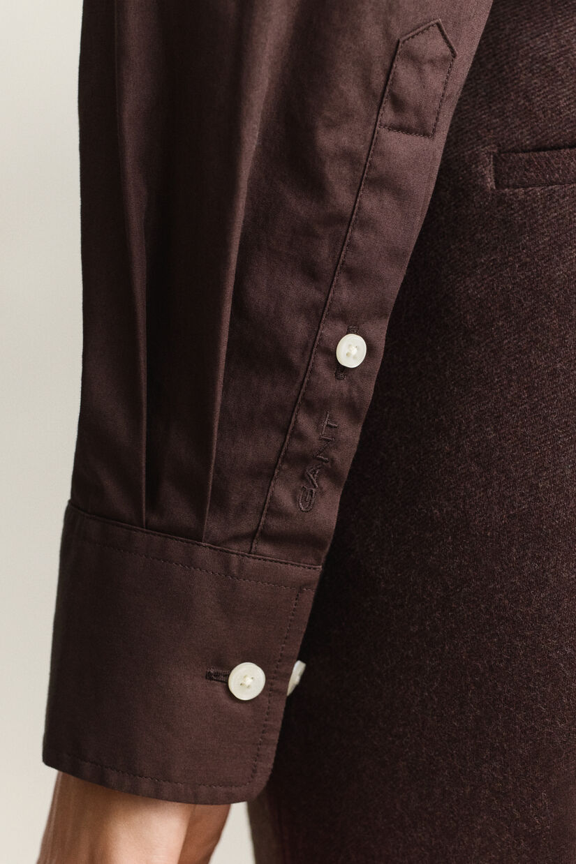 Chemise coupe d&eacute;contract&eacute;e en popeline classique