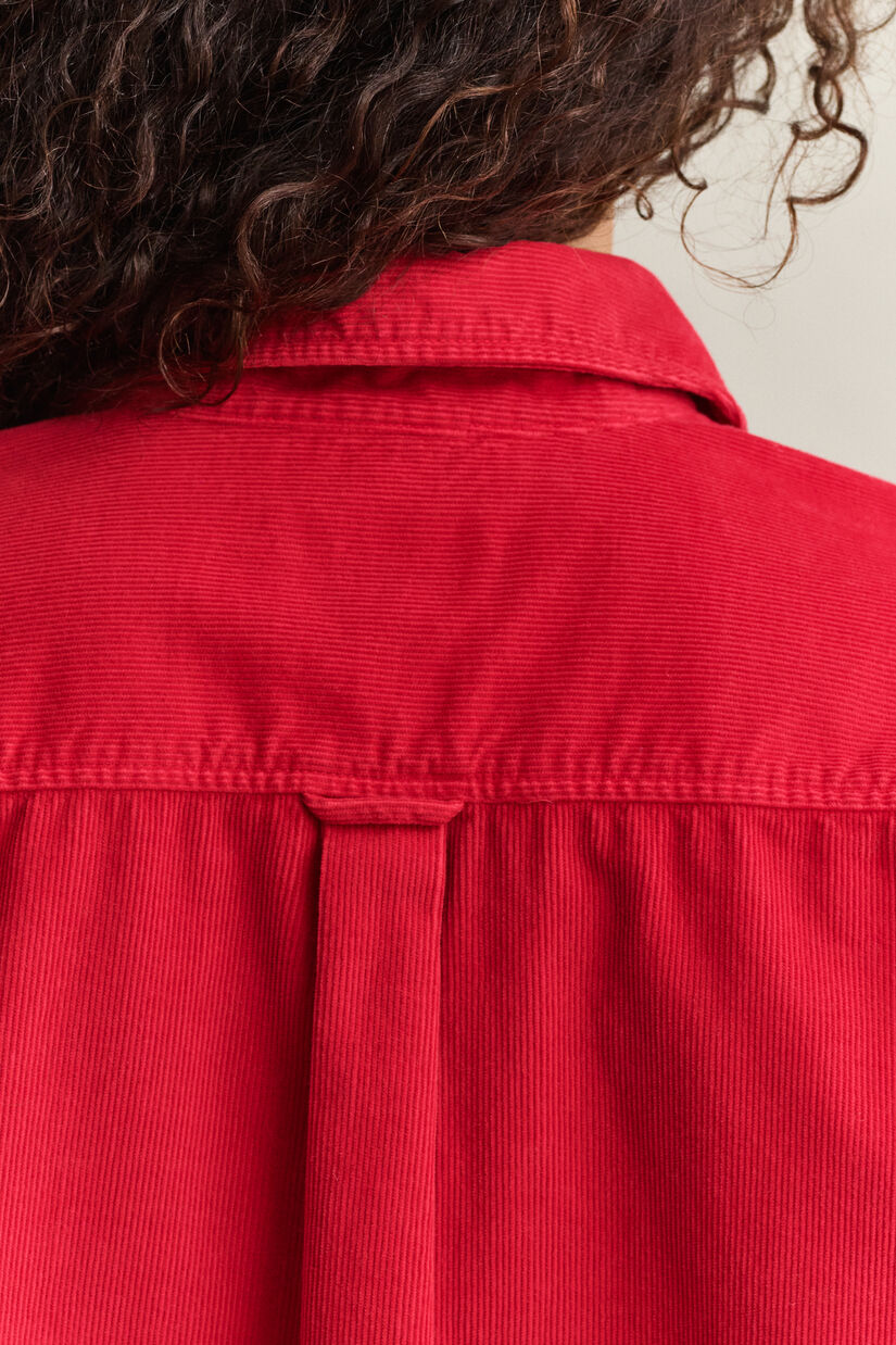 Chemise d&eacute;contract&eacute;e en velours c&ocirc;tel&eacute;