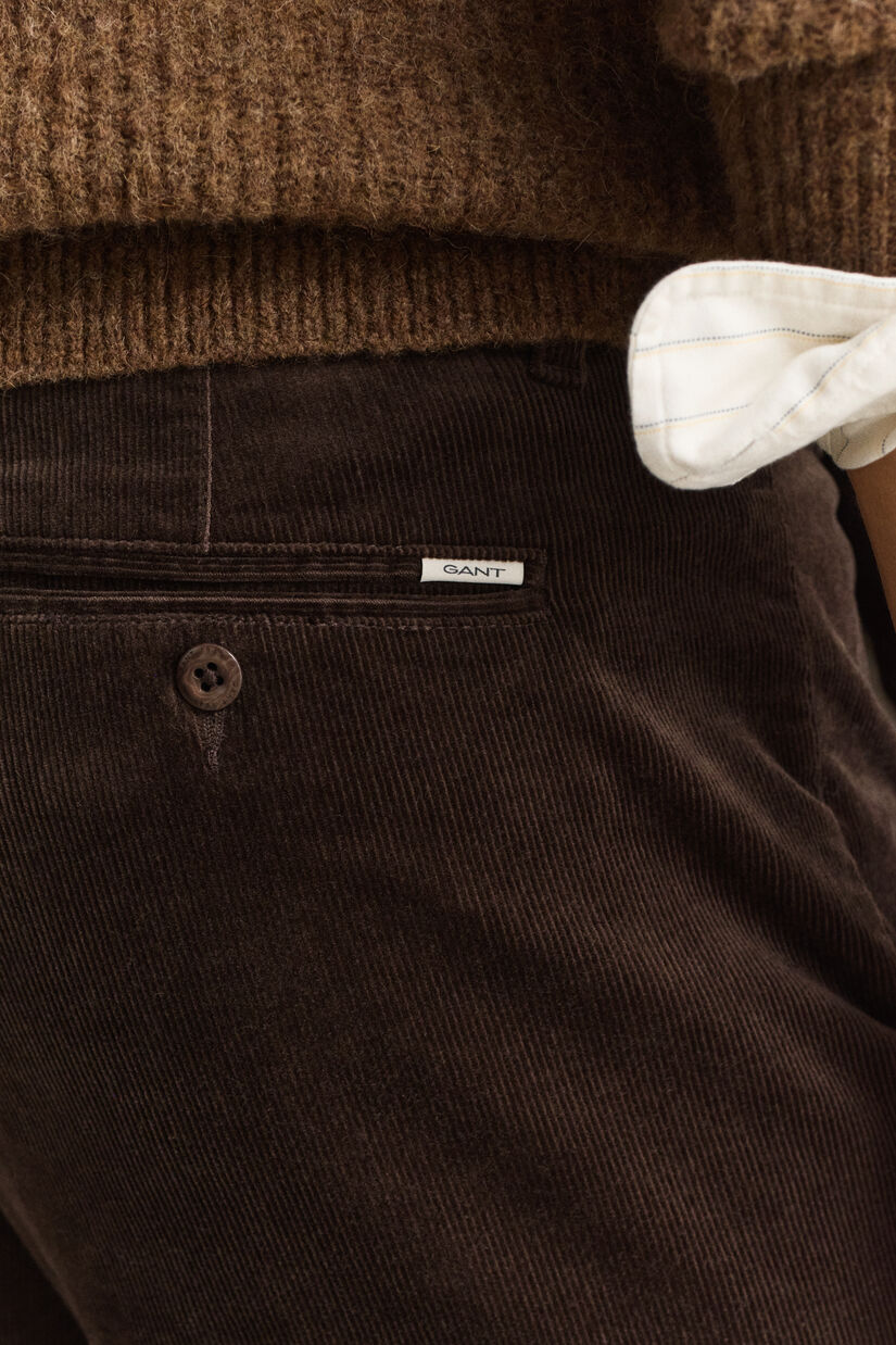 Pantalon Regular en velours c&ocirc;tel&eacute;