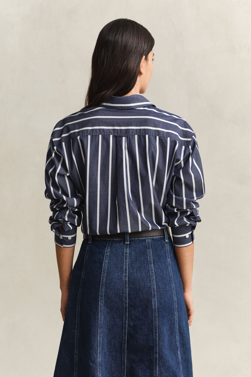 Chemise classique coupe d&eacute;contract&eacute;e en popeline &agrave; rayures