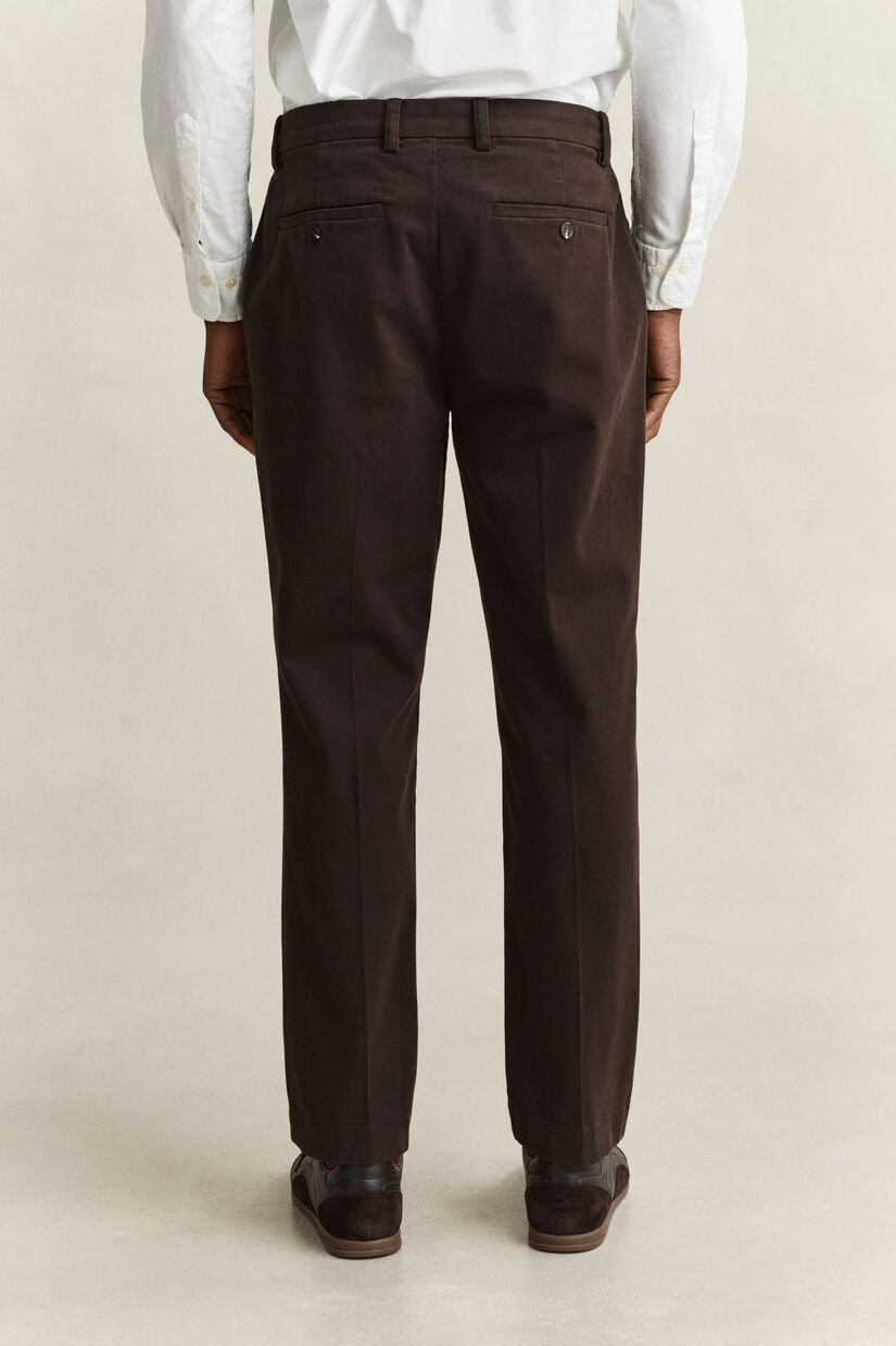 Pantalon chino ajust&eacute;
