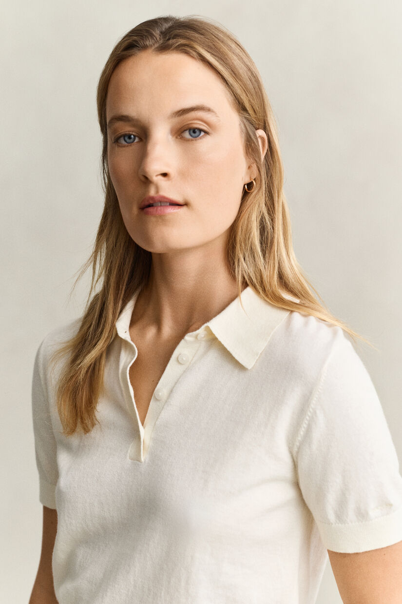 Pull l&eacute;ger fa&ccedil;on polo en maille