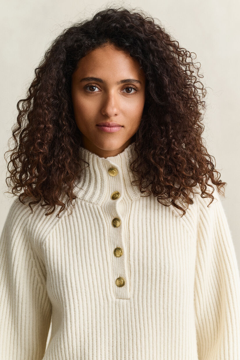 Pull en laine d&rsquo;agneau boutonn&eacute;