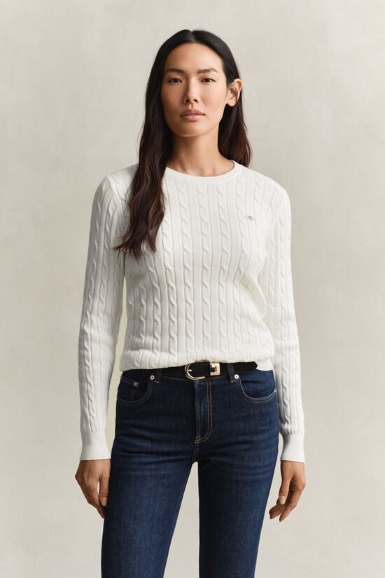 Pull en maille torsad&eacute;e classique