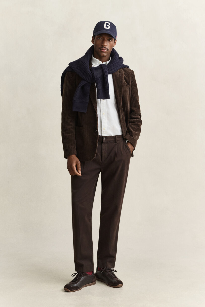 Pantalon chino ajust&eacute;