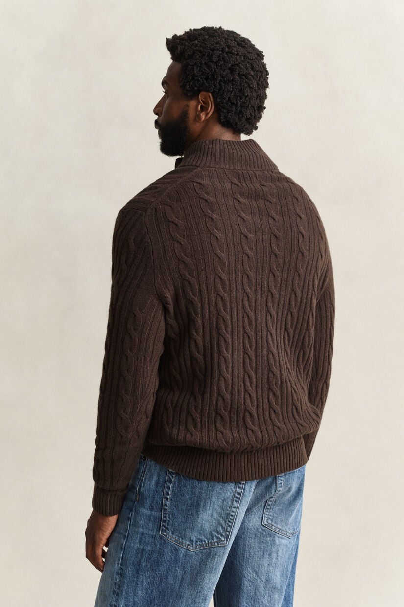 Pull semi-boutonn&eacute; en laine d&rsquo;agneau &agrave; maille torsad&eacute;e