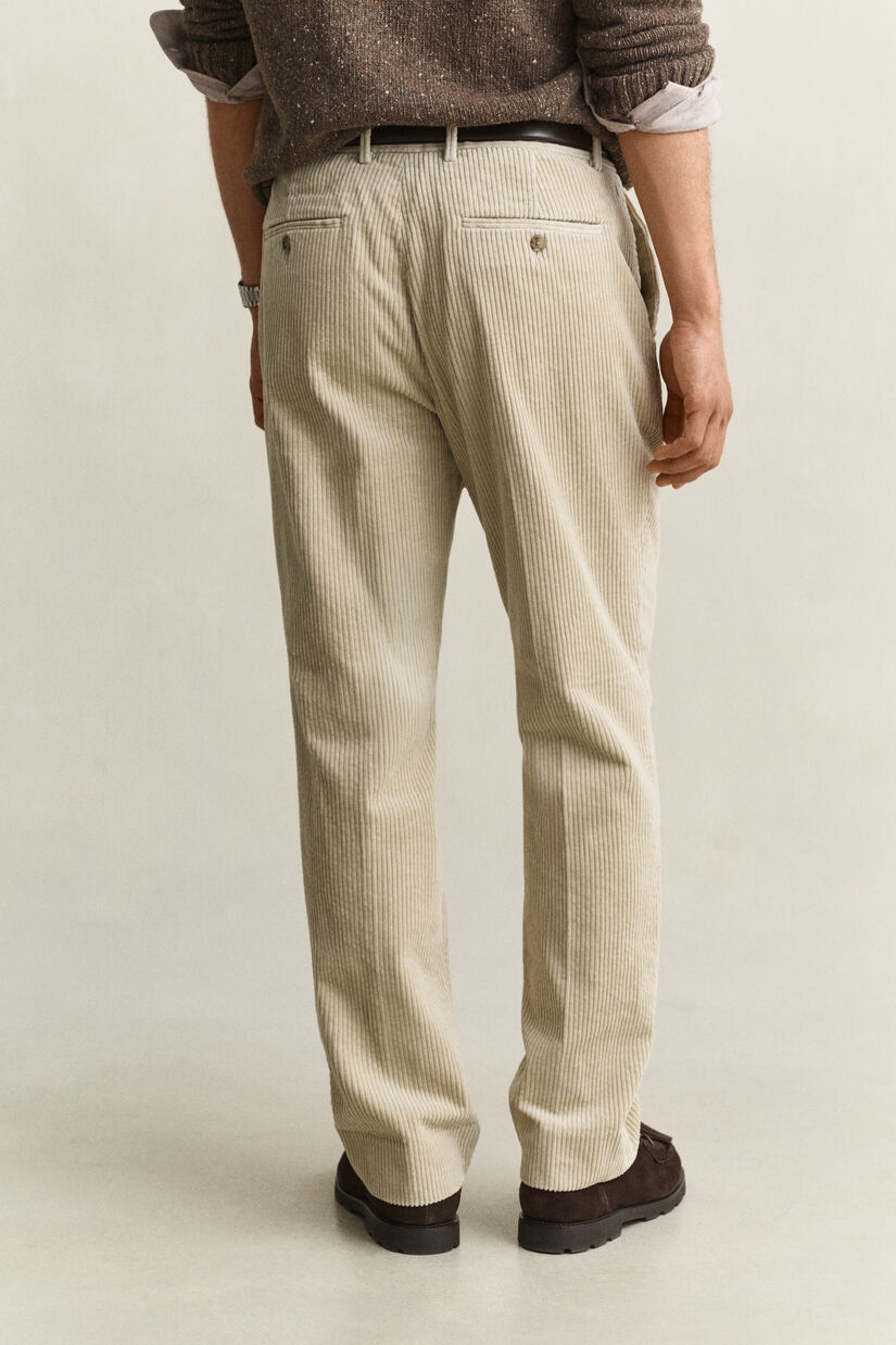 Pantalon de costume en velours c&ocirc;tel&eacute;