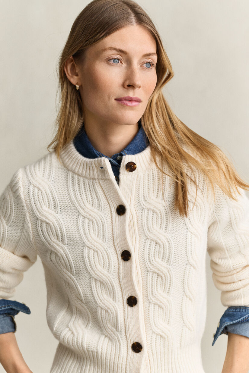 Cardigan en maille torsad&eacute;e de laine m&eacute;lang&eacute;e