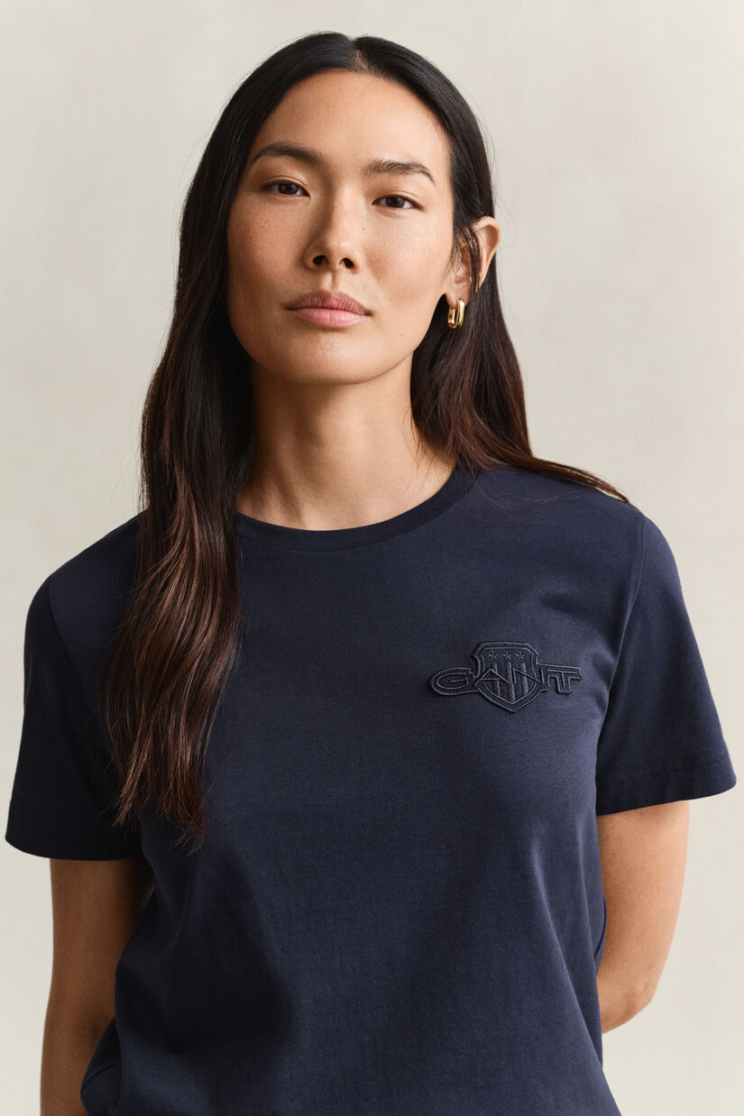 T-shirt avec &eacute;cusson ton sur ton