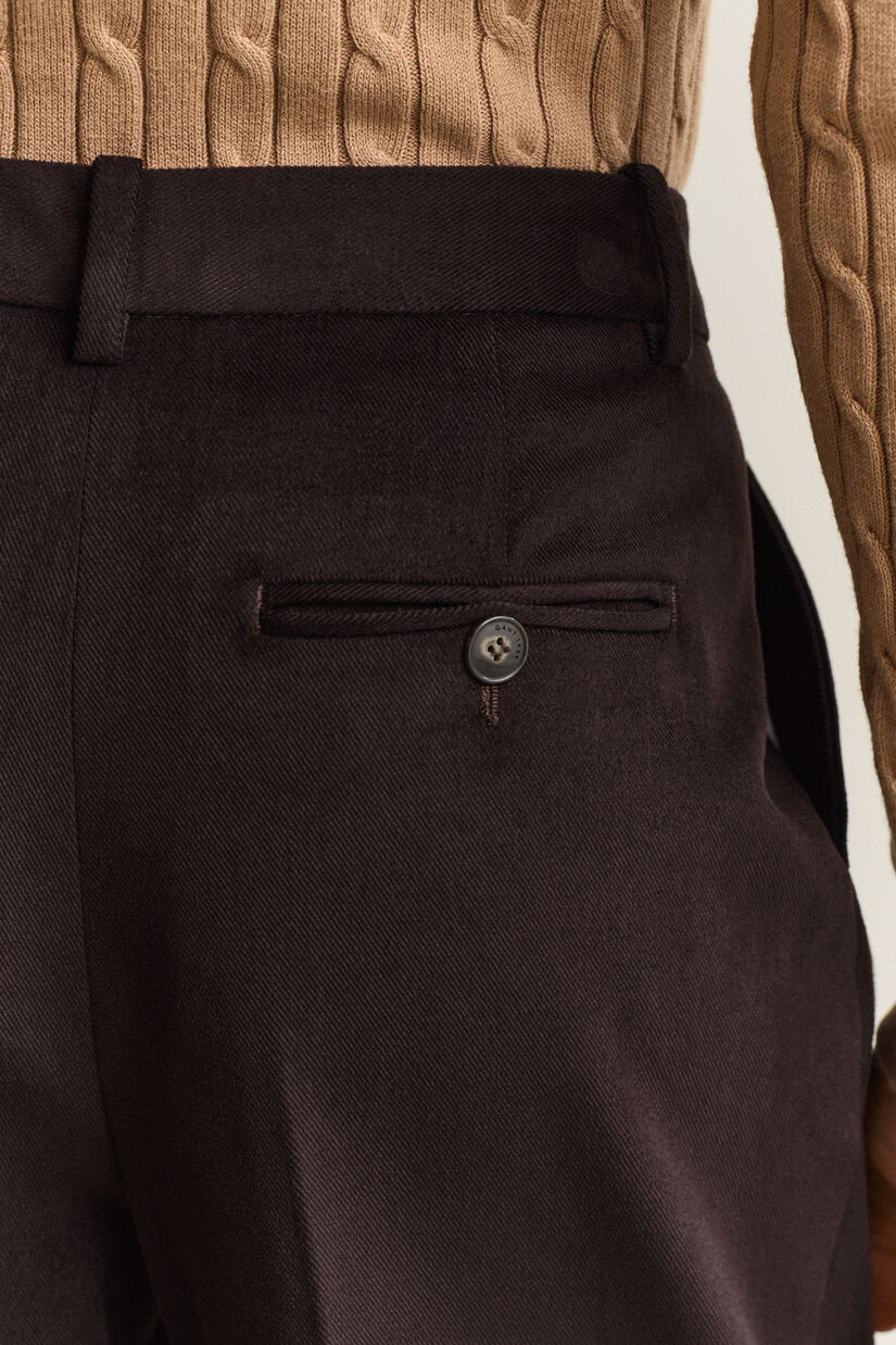 Pantalon en velours serg&eacute;