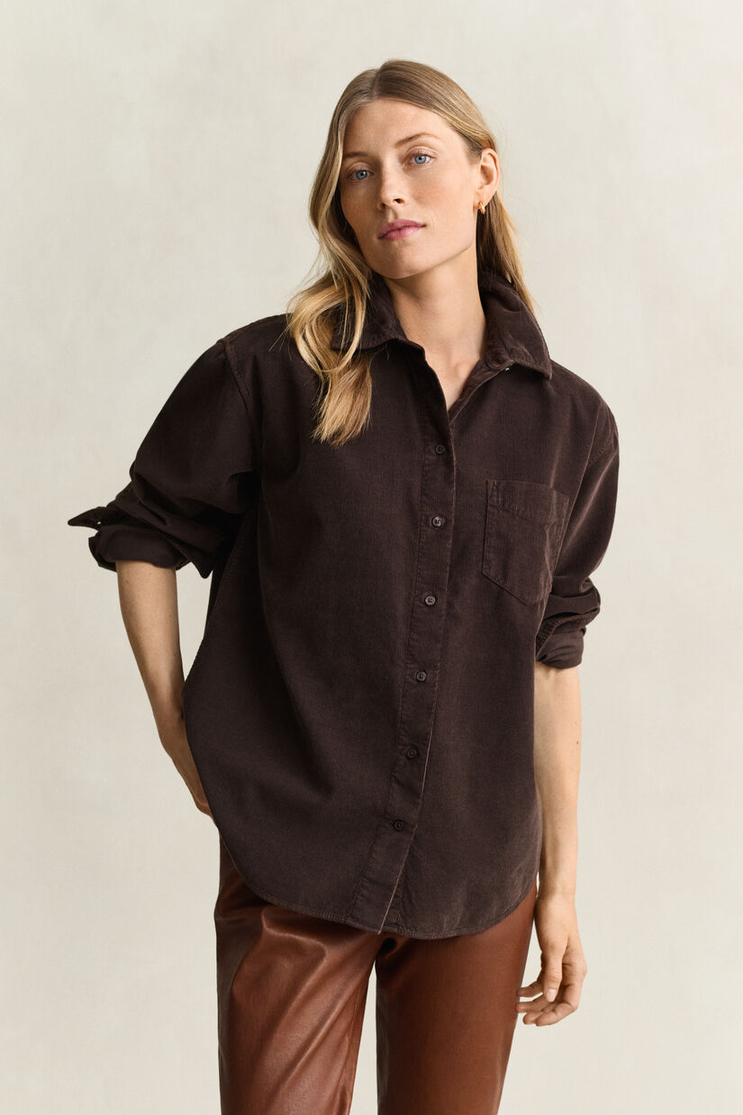 Chemise d&eacute;contract&eacute;e en velours c&ocirc;tel&eacute;