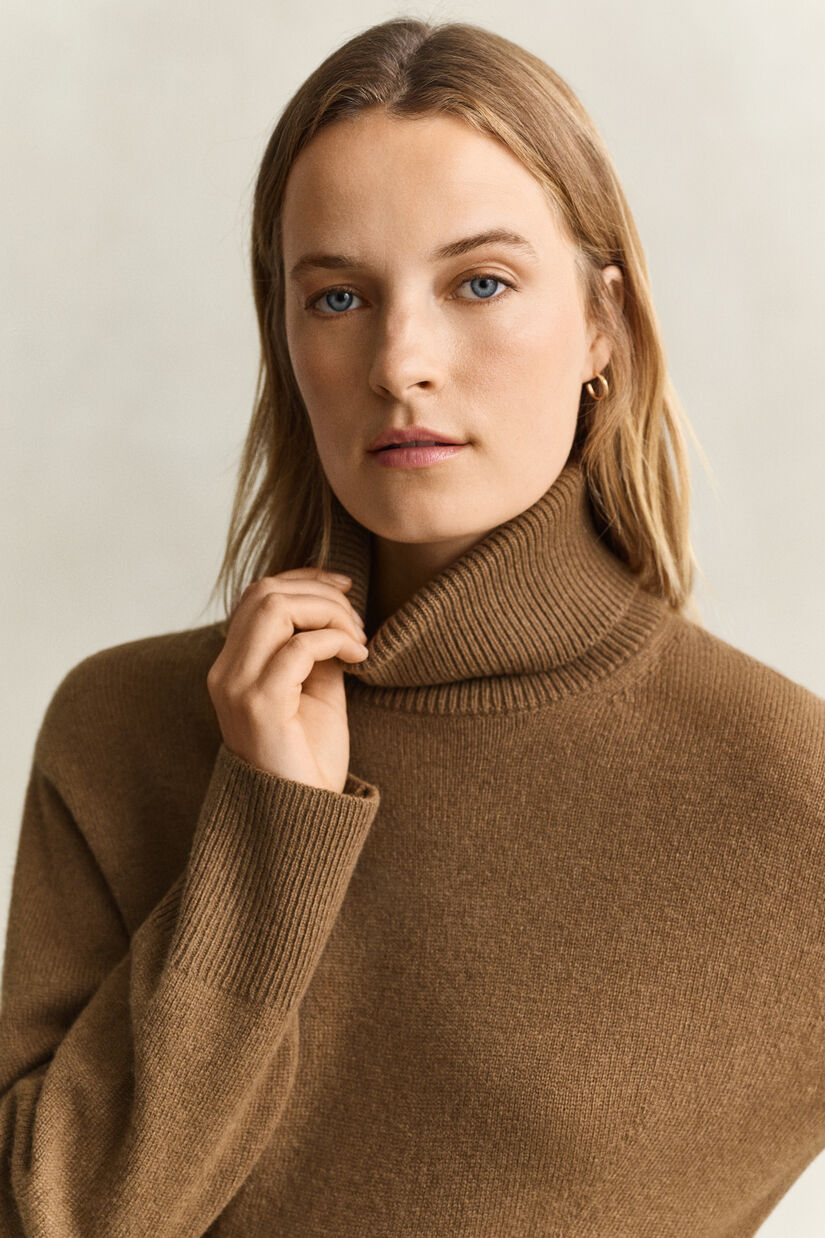 Robe &agrave; col roul&eacute; en laine et cachemire