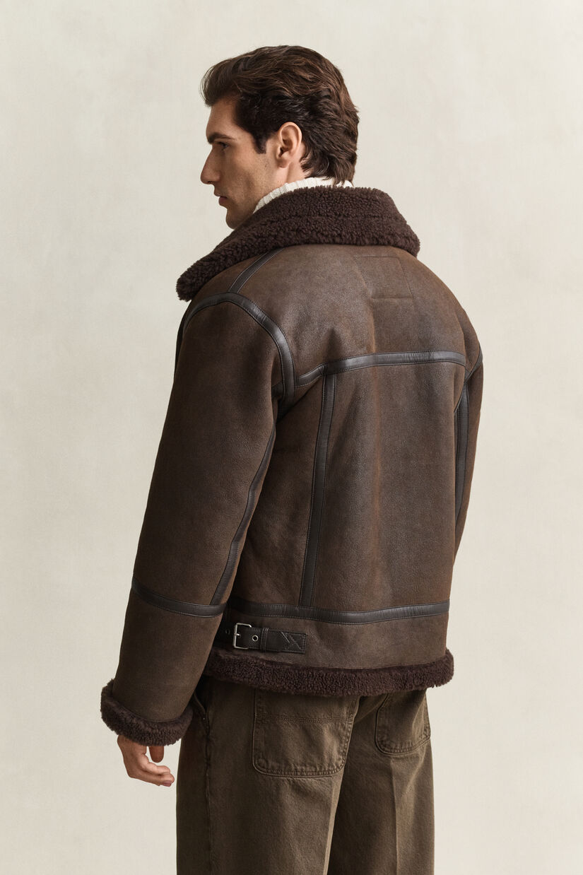 Veste en peau lain&eacute;e