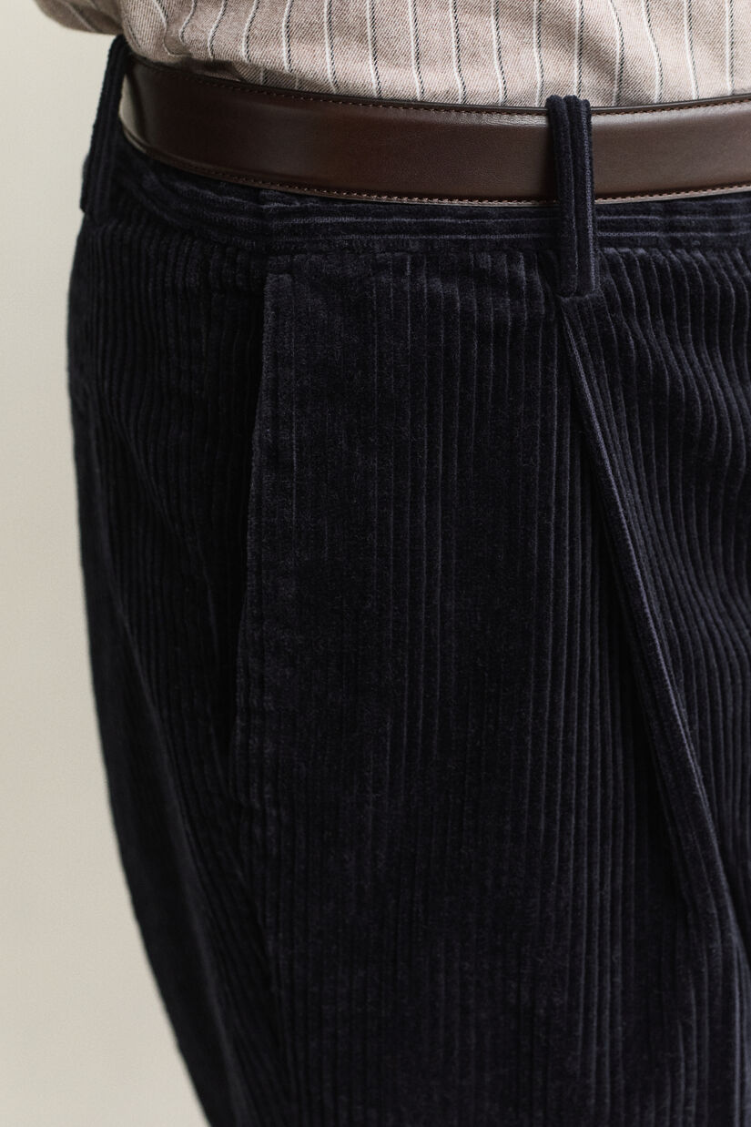 Pantalon de costume en velours c&ocirc;tel&eacute;