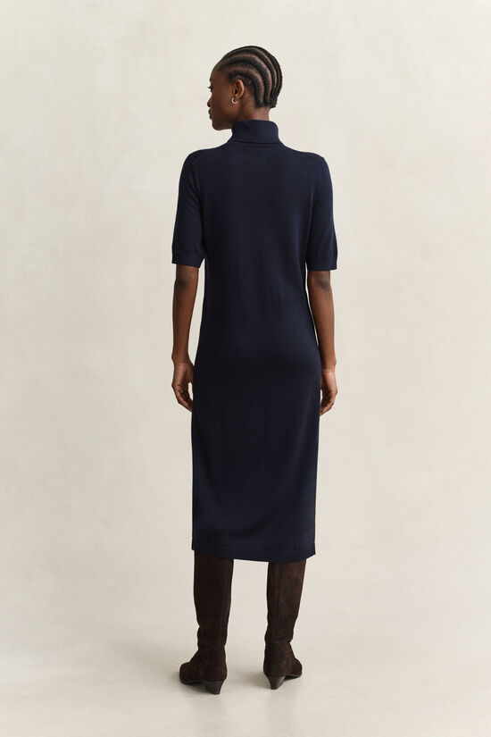 Robe en laine m&eacute;rinos &agrave; col roul&eacute;