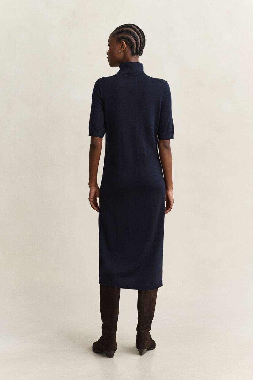 Robe en laine m&eacute;rinos &agrave; col roul&eacute;