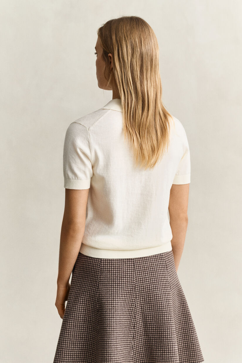 Pull l&eacute;ger fa&ccedil;on polo en maille
