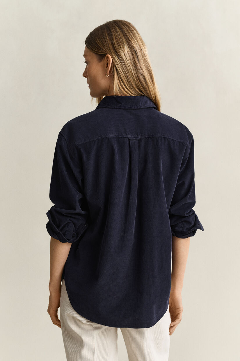 Chemise d&eacute;contract&eacute;e en velours c&ocirc;tel&eacute;